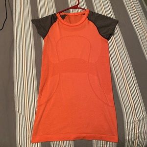 Lululemon salmon/gray swiftly tech shirt *size 4*